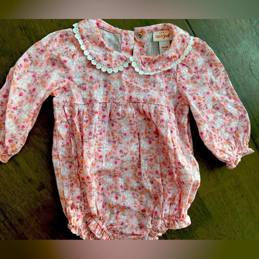 Cat & Jack baby girl pink floral collared romper. 3-6m Worn once